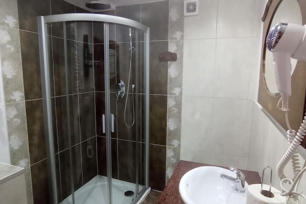Spacious Apartment In Green District. Wrocław Zewnętrze zdjęcie